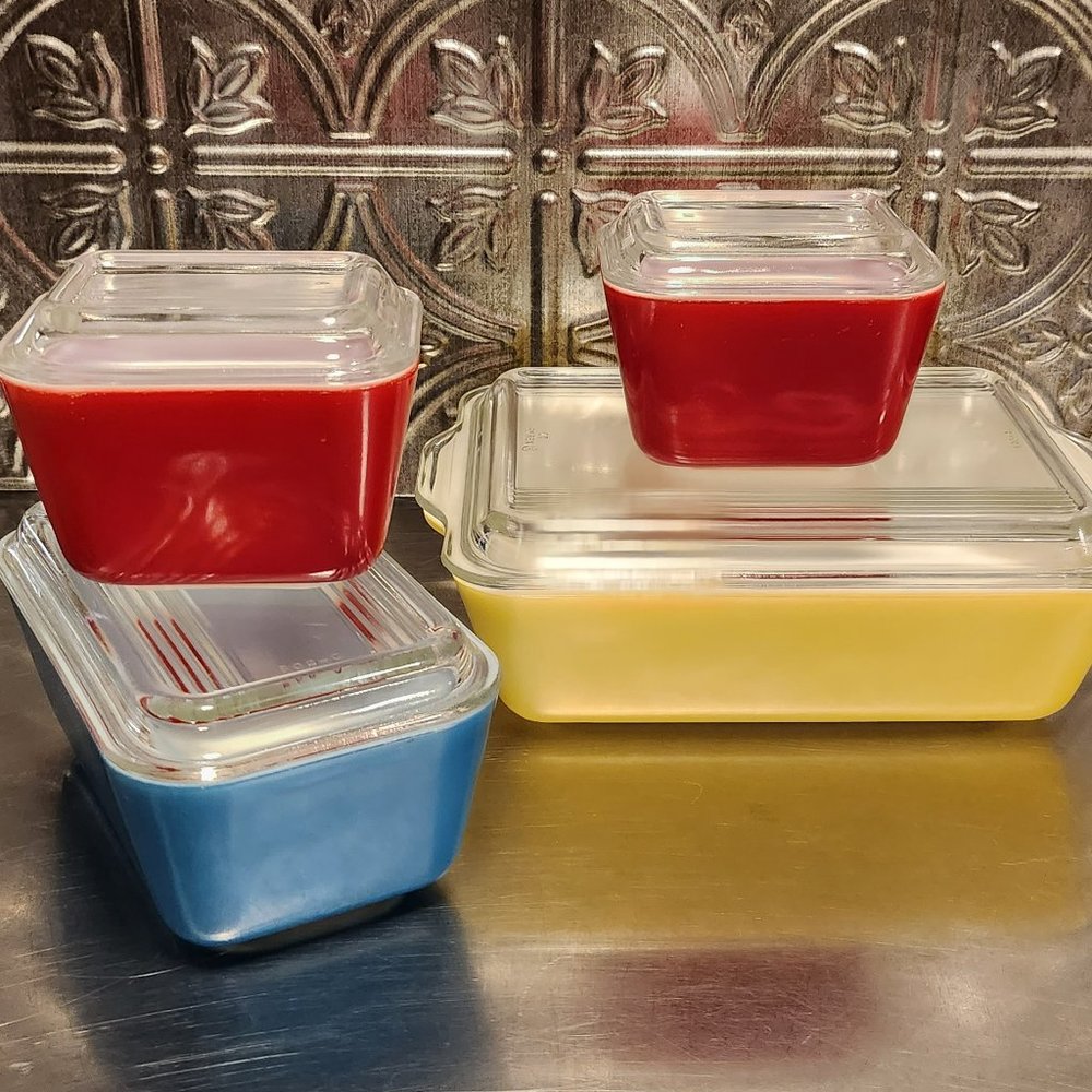 Vintage Pyrex Primary Color Dishes with Lids - Complete 8 Piece Set